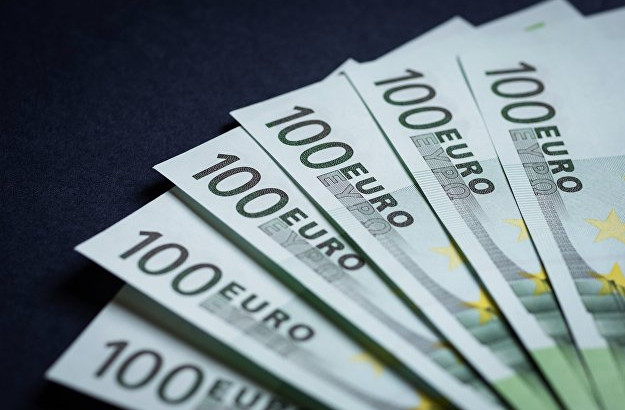 Финансист Потавин объяснил, когда евро будет стоить меньше доллара - «Финансовые рынки»